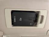 【ETC】有料道路を利用する際に料金所で停止することなく通過できる、ETC車載器(ノンストップ自動料金収受システム機器)が装備されています。セットアップを行うことで利用可能になります。