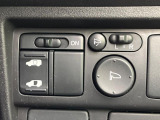 【パワースライドドア】スマートキーや運転席のスイッチでスライドドアの開閉が可能♪電動だから力を入れてドアを開ける必要が無く、小さいお子様でも、重い荷物を持っている時もラクに開け閉めできます♪