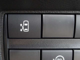 【片側電動スライドドアスイッチ】スマートキーや運転席のスイッチでスライドドアの開閉が可能♪電動なので力を入れてドアを開ける必要が無く小さいお子様でも、重い荷物を持っている時でもラクに開け閉めできます