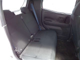足元が広くて快適な後部座席です。