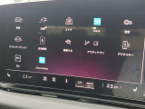 【スマートフォンインターフェース搭載】スマホと連動し地図や音楽の設定が可能。MMIナビゲーションでは、高解像度カラーディスプレイに、Bluetooth接続によるハンズフリー通話機能を搭載しております。
