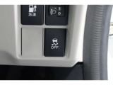【横滑り防止装置】ドライバーの安全運転をアシストしてくれる装備が充実しています☆ドライバーの不安を安心へと変えてくれますね。