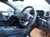 メルセデス・ベンツ専用自動車保険をご用意致しております。全員が資格を有しており、万が一の事故の際のサポート体制を整えております。 現在ご加入の保険の無料証券診断も行い、保証の見直しも致します。