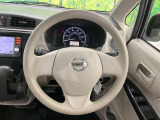 インテリアに合わせたデザインのステアリングは、運転される方のことも考え、運転しやすい形状、大きさです。是非一度、実際に触ってお確かめください。