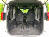 普段のお買い物や通勤、送迎等に十分な荷室スペースを確保しております。セカンドシートを倒すと、大きな荷物の積載も可能です♪