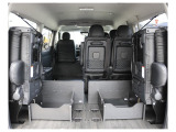【新車/新型】9型ハイエースワゴンGLガソリン4WD フローリング施工&スマートベッドキット装備!オフロード仕様外装!
