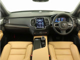 ボルボのフラッグシップモデル、プレミアム・7シーターSUV XC90。Googleを搭載し、ラグジュアリーを極めたSUVで、至福の時をお過ごしください。