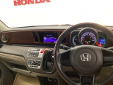 運転席周辺のスマートなレイアウトが、操作のしやすさを実現。快適なドライブをサポートします。