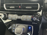 オートエアコンは温度を設定するだけで、自動で風量などを設定してくれます。運転しながら操作も必要ないので、安全性も向上します。