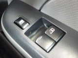 ビジネスカーでも快適装備は外せません。運転席&助手席はパワーウインドウです。(挟み込み防止機能付き)。