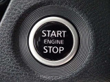 【プッシュスタート】キーが車内にあれば、エンジンの始動・停止はブレーキを踏んでスイッチを押すだけ!キーを取り出す手間を省き、ワンプッシュで操作するので簡単でスムーズ!