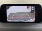 【バックモニター】後ろのカメラの映像をモニターに映し出すことができます!後方の見えない死角や、障害物との距離感をしっかり確認することができます!駐車が苦手な方におすすめです。