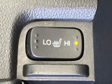 【前席シートヒーター】寒い日に重宝するシートヒーター!エアコンより早く温まってくれるので寒がりの人も安心ですね♪エアコンの温風は乾燥するから苦手、という方にもをおすすめです。