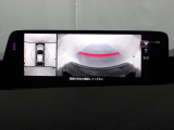 狭い場所での駐車やすれ違いなどでより的確な運転操作に役立つ360&deg;ビューモニターが装備されています。
