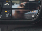 シートヒーター装備付き車!!座席に埋め込まれた電熱線によりシートを暖めることが出来る装備で、温めたられたシートは、寒い冬には最適です!!