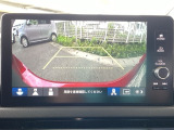 バックモニター付きで、車庫入れやバック時の後方確認をしっかりサポート。モニターに映し出される映像で死角も確認しやすく、狭い場所での駐車や後退時の操作をより安心して行えます。