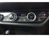 オートエアコンのお車ですので室内の温度をスムーズに調整してくれます♪