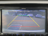 【バックカメラ(ガイドライン付)】ガイドライン表示で位置の目安が分かりやすく、駐車も安心です。