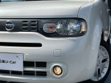 キセノンヘッドランプですね。瞬時に明るい光が夜間の運転をぐっと楽にしてくれますよ。