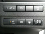 自動(被害軽減)ブレーキ、踏み間違い衝突防止アシスト、車線逸脱防止支援システム、横滑り防止装置などのセーフティ機能が充実してます。