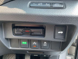ハンドル右奥には各種設定スイッチがあります。運転者がスッと手を伸ばせば操作できので便利です。