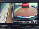 左サイドカメラとフロントカメラ運転席から死角となりやすい車両左前部分や前方部分もバッチリ見えます♪