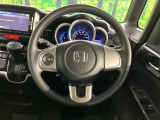 【ステアリングスイッチ】運転中、前方から目線をそらすことなく、オーディオ等の操作が可能な便利機能!安心&快適なドライブを演出してくれます♪