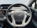 インテリアに合わせたデザインのステアリングは、運転される方のことも考え、運転しやすい形状、大きさです。是非一度、実際に触ってお確かめください。
