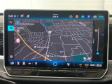 タッチスクリーンを採用。従来のナビゲーションシステムの域を超える、車両を総合的に管理するインフォテイメントシステムです。