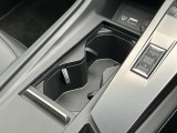 使用しない時にはカバーをする事が出来るドリンクホルダー