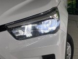【LEDヘッドライト】悪天候や夜間走行時も良好な視界を確保し安心して運転できる高輝度LEDヘッドライトを装備!点灯速度が早く、消費電力も抑えられています。
