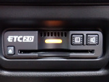■【ETC車載器】が装備されています。セットアップをしてお渡しとなり、ETCカードを差し込むだけで高速道路の利用が可能です。