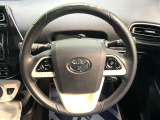 【純正革巻きステアリング】上質な革を使用することで、手にしっかり馴染みとても運転しやすいハンドルです♪