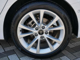 (専用アルミホイール)車種・グレード・パッケージごとに最適なデザインを設定しております。