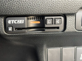 ETC車載器のお写真です。高速道路など、有料道路を通過する際には大変便利な装備ですね♪