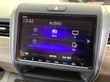 ナビ機能だけでなく、ミュージックサーバー、Bluetooth、フルセグテレビ、DVDとCD再生など、オーディオ機能がついています。