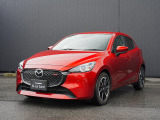 世界統一名称の『MAZDA2』となったコンパクト。「Be a Driver」のスローガンのもと、最適なドライビングポジションを提供できる室内空間と思い通りの走行性能を持った、クラスを超えたお車です!