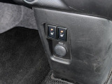 シートヒーター装備付き車!!座席に埋め込まれた電熱線によりシートを暖めることが出来る装備で、温めたられたシートは、寒い冬には最適です!!