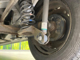 お車を安心してお乗りいただく為には、足回りの定期点検が欠かせません。サービスサポート(有償保証)では無料点検もご提供しており、安心のカーライフをお過ごしいただけるサポート体制が整っています。