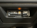 【純正ビルトインETC】有料道路を利用する際に料金所で停止することなく通過できる、ETC車載器が装備されています。セットアップを行うことで利用可能になります。