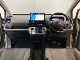 【前方視界】開放的な前方視界!運転がしやすく疲れにくいです♪窓が大きく、見通しがとっても良いおクルマですよ♪