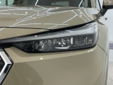 LEDヘッドライトは、点灯の瞬間から最大光量を発揮し、突然暗くなるトンネルなどでの安定感を高めます。