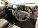 前方の見通しが良いすっきりした視界、誰でも扱いやすく運転できます。疲れにくく安心ドライブを更に快適なものにします!