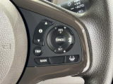 Hondaセンシングの機能のひとつ、アダプティブクルーズコントロール付!アクセルから足を離しても設定したスピードと前車との車間を保ち走行してくれます!車線維持もアシスト☆高速道路で疲労軽減ですね☆
