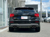 エッジの効いたボディラインが特徴的で、美しく破綻のないデザインが魅力の1台です。華やかなシーンから落ち着いたシーンまでどんな場面にも馴染みます。