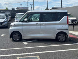 当店は照明・屋根付きスペースございますので雨天時も安心して現車確認が可能です。
