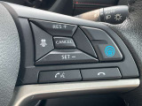 プロパイロット搭載。高速道路でドライバーに代わってアクセル、ブレーキ、ステアリングを自動制御します。