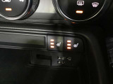 運転席・助手席・シートヒーター付です。冬場の運転に大活躍です。暖房とは違い乾燥するのではなく、体の芯から温めてくれます!