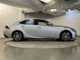 「中古車ハイブリッド保証」ハイブリッド機構を無償で保証します。保証期間は、初度登録年月から10年、またはロングラン保証が終了後3年間。ただし累計走行距離が20万km以内です。