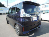 車線逸脱警報機能でドライバーに注意を促します。